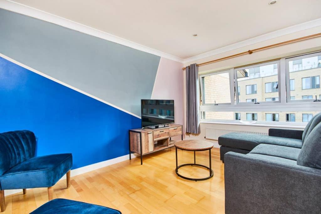 New - The Chique Scandic Cambridge Abode - Parking Экстерьер фото